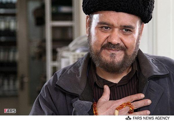 اکبر عبدی، بلندگوی راسیسم دولتی