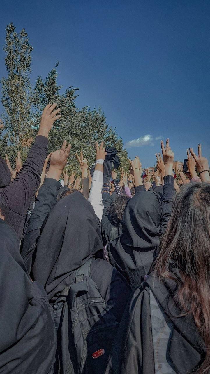 یک فریم از دانشگاه در ایران