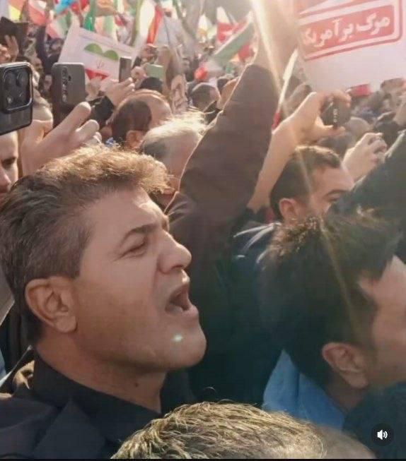 شعله خشم جوانان مریوان علیه شبکه‌های سرکوب و مهره های جاسوسی (جاشایەتی)
